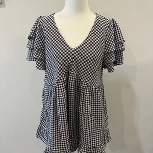 JODIFL Black and White Ruffle Sleeve Top Size M